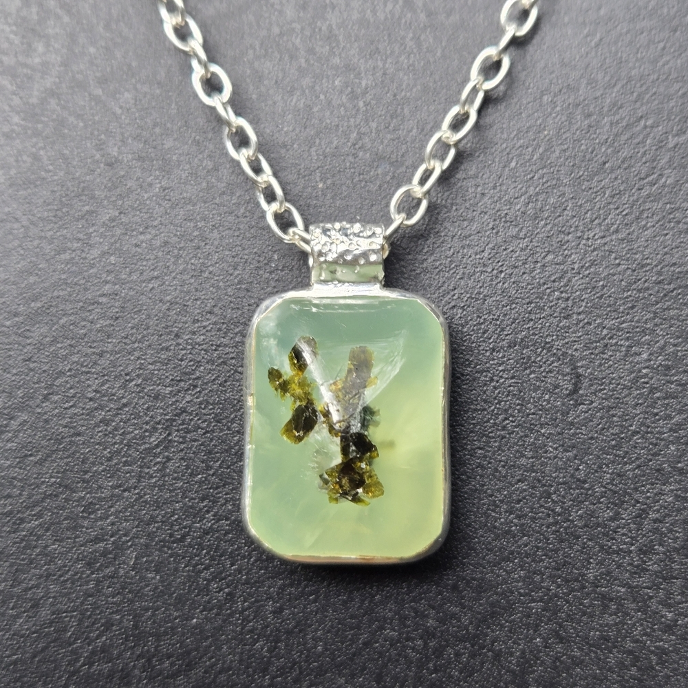 Prehnite huge 23k gemstone sterling necklace 18.5 - Picture 9 of 9